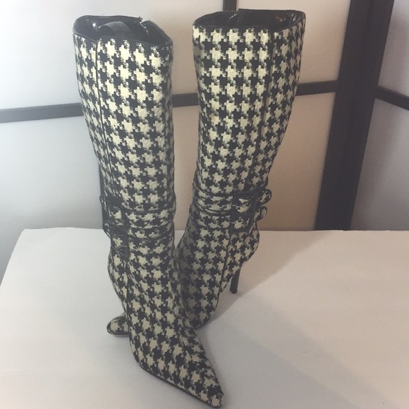 Kiks Shoes - Kiks Black/White Tweed Boots Size 6 zip side